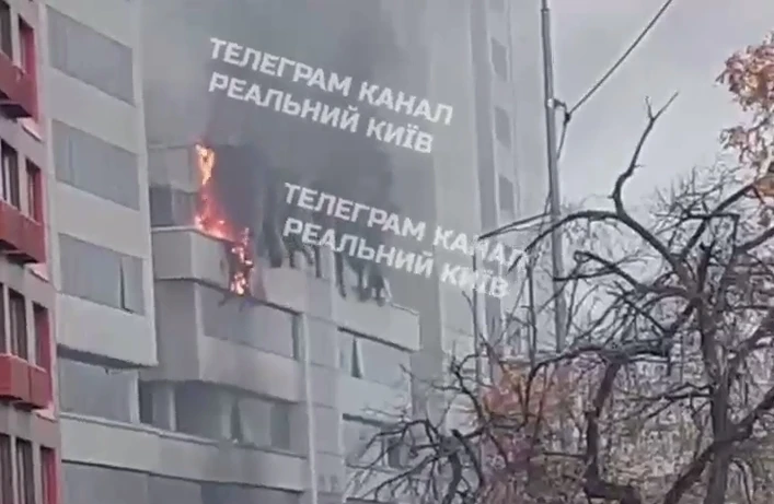 В Киеве прилетело по офисному зданию