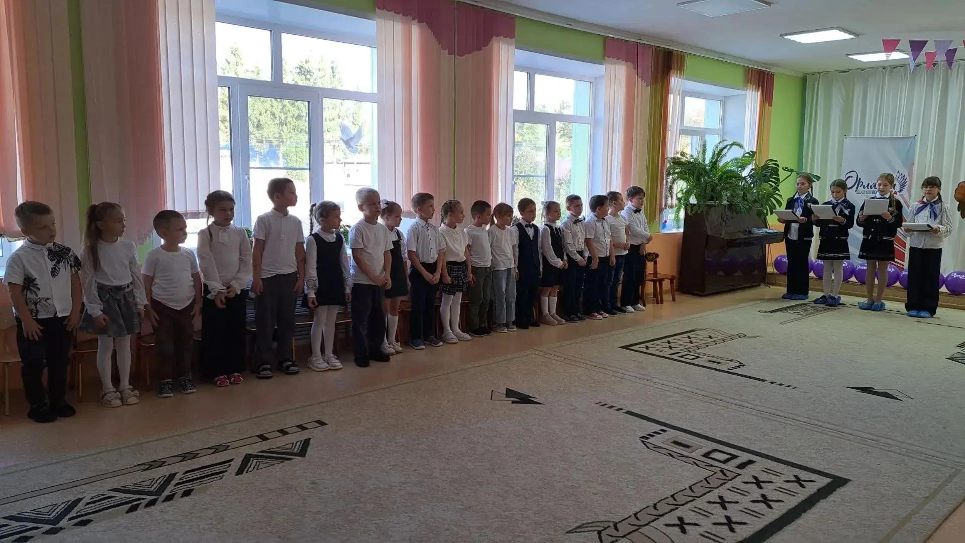 🦅  Эстафета принята! Лицеисты "Орлят России" и "Движения Первых" повязали галстуки сам...