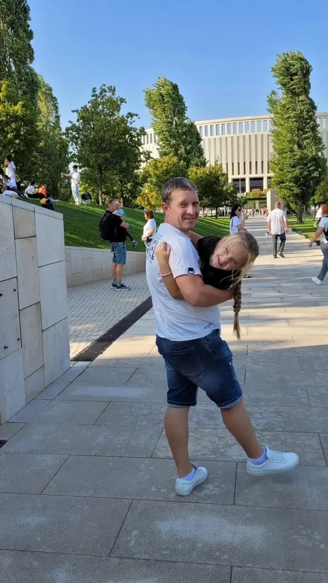 Мой папа самый лучший! Его зовут Глебов Роман Игоревич.