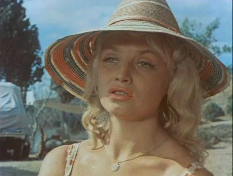 В 1960-е французская пресса включила Кустинскую в десятку красивейших актрис мира. Журн...