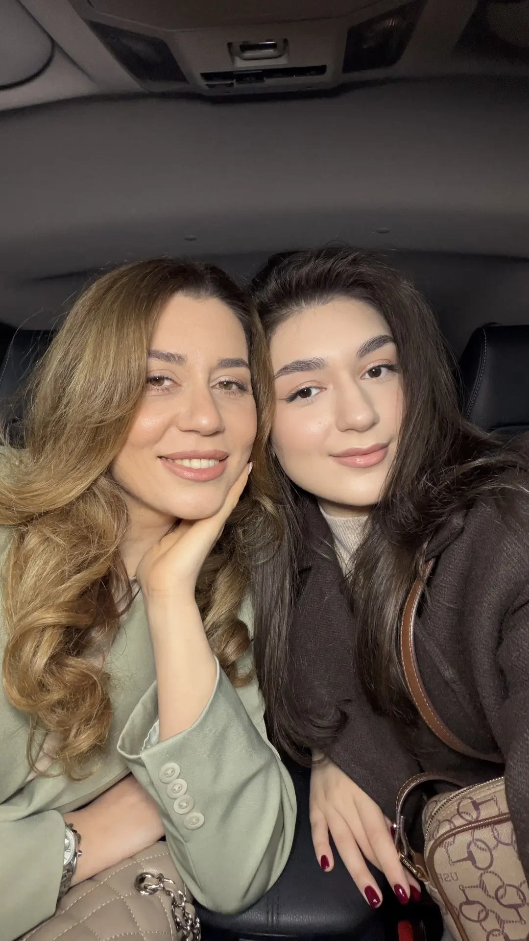 Когда родила себе самую сладкую подругу 20 лет назад .) Едем на день рождения крестницы...