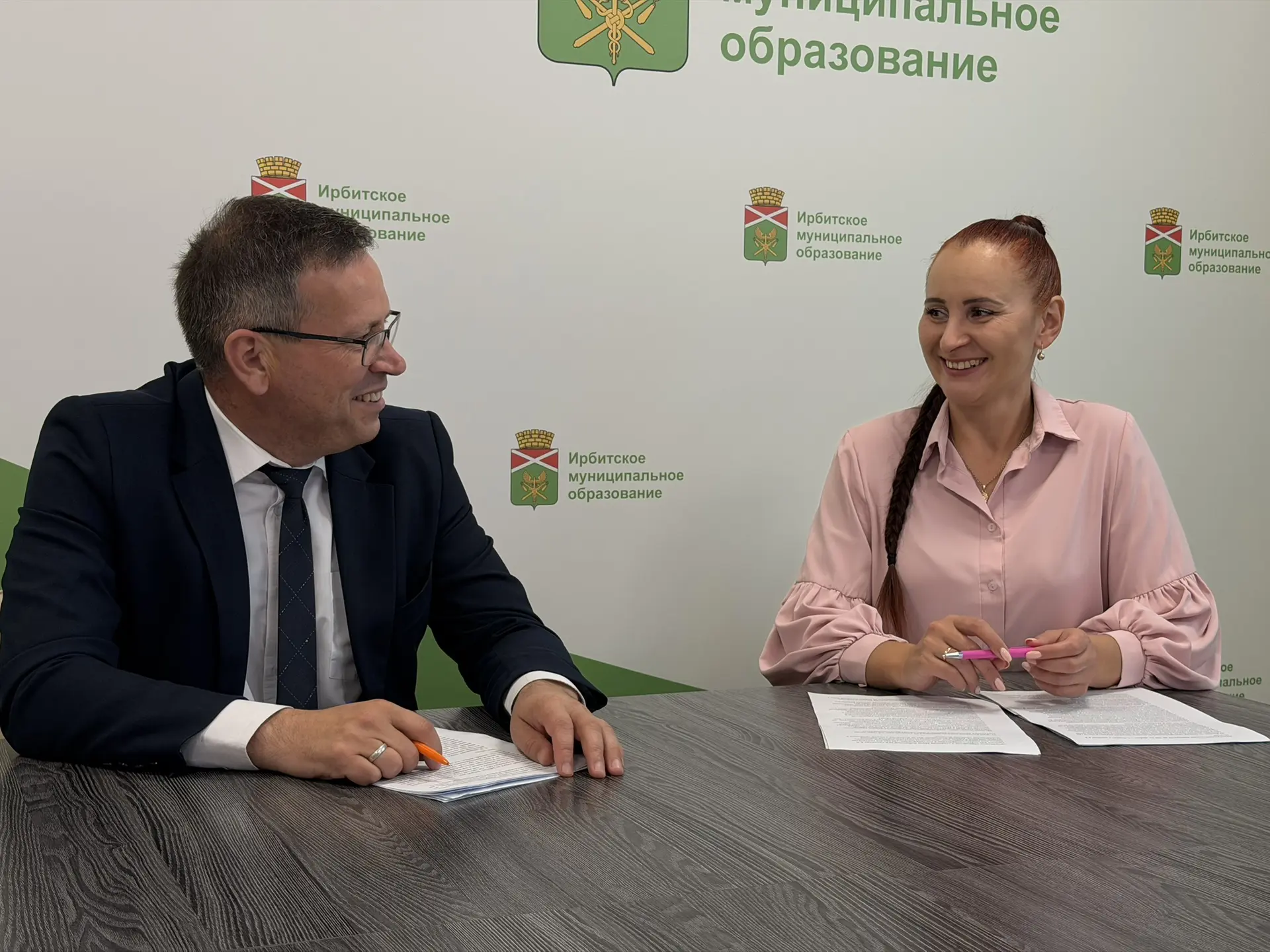 Сегодня состоялся очередной прямой эфир, в ходе которого ответил на вопросы жителей.