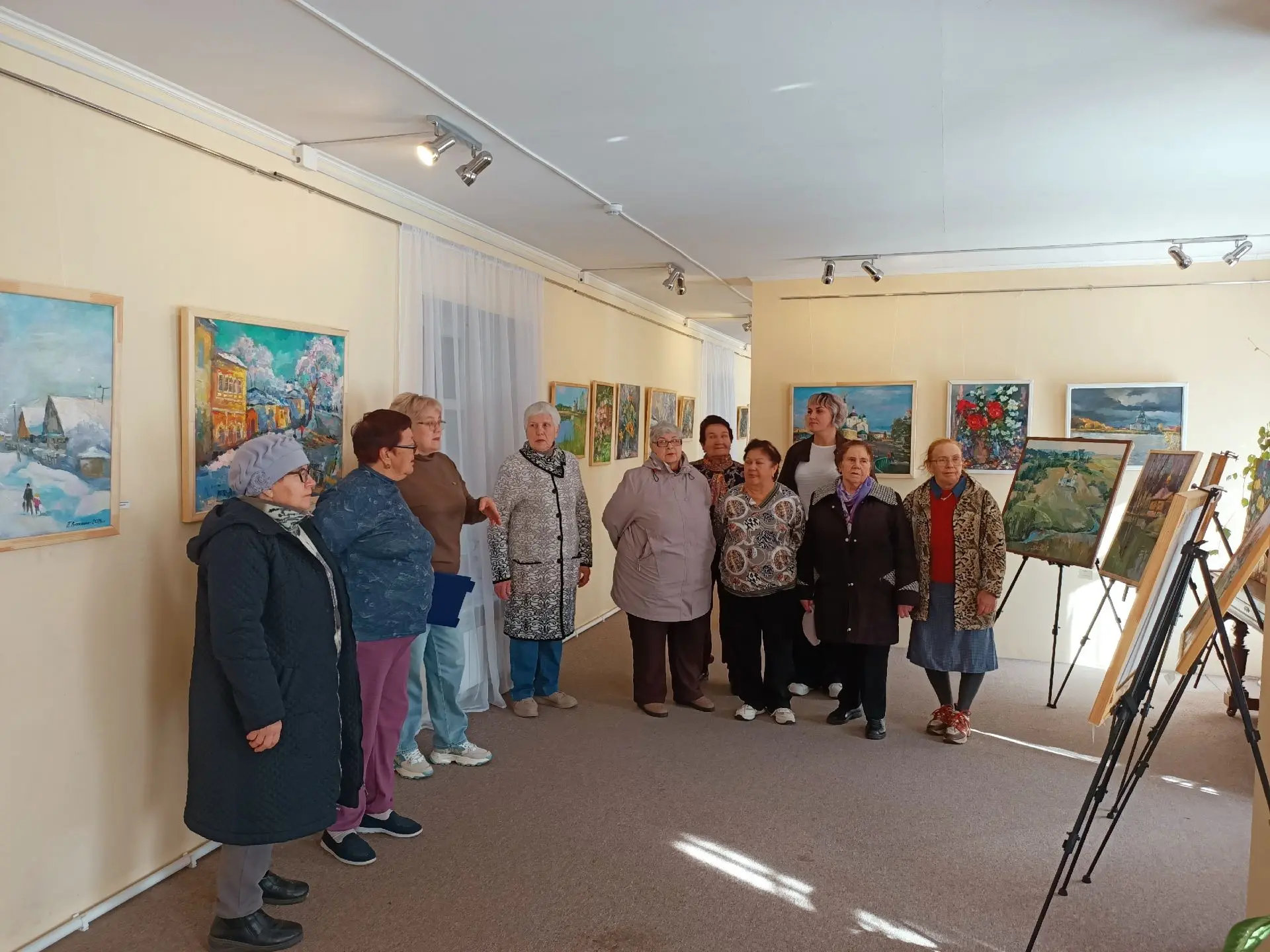 Участники «Липецкого долголетия» окунулись в мир прекрасного! В художественно-выставочн...