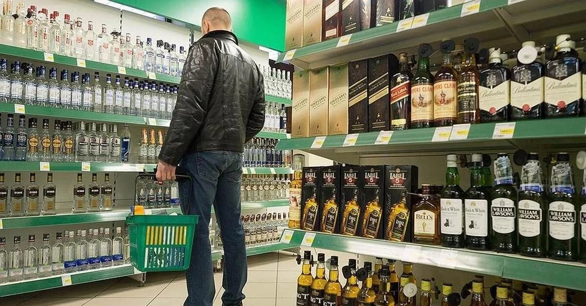 Курянин несколько месяцев воровал элитный алкоголь из магазинов на 90 тысяч рублей