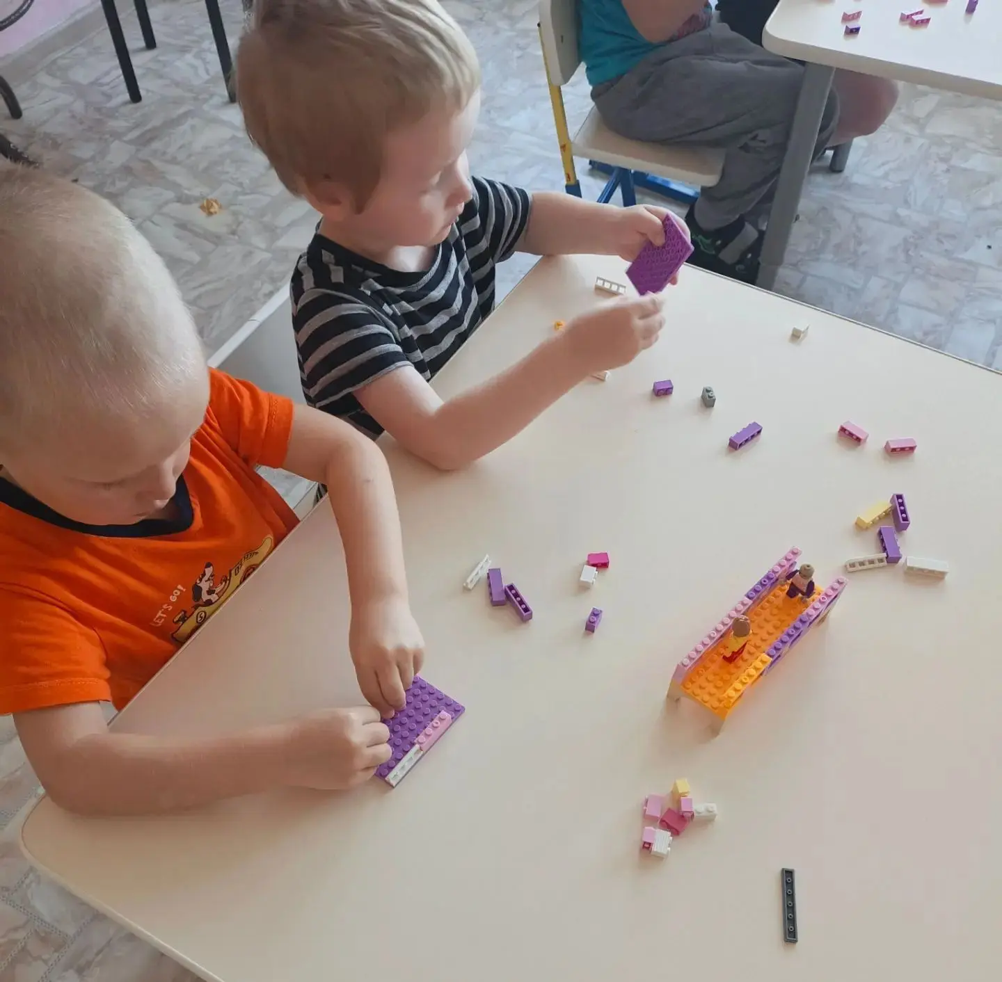 Кружок LEGO 🌼 на котором ребята с огромным интересом и увлечением строили мост, исполь...