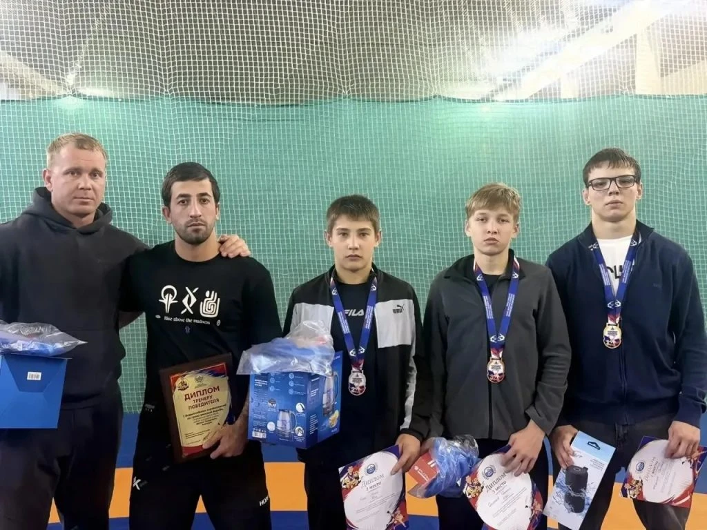 🥇 Курганские борцы взошли на пьедестал всероссийских соревнований