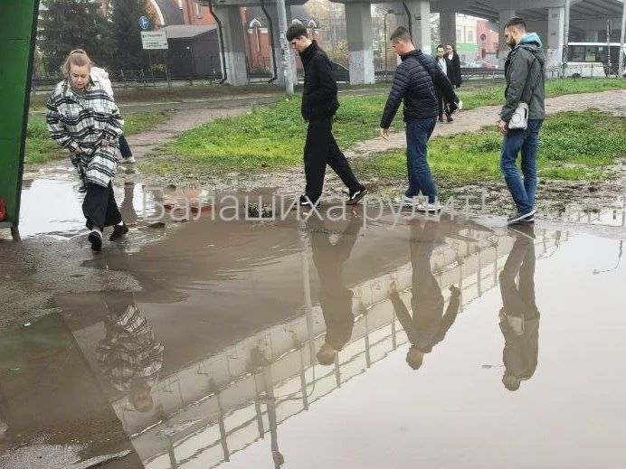 Квест на выживание у станции Салтыковская. В любое время года любые осадки превращают п...