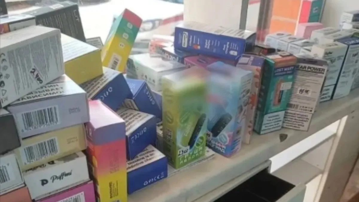 🚨 В Удомле пресекли продажу немаркированных вейпов