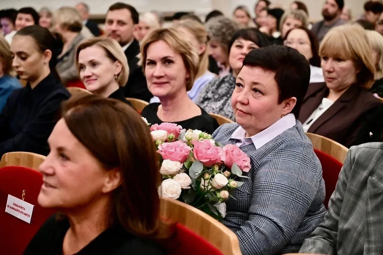 Свердловская область отметила лучших педагогов региона ко Дню учителя
