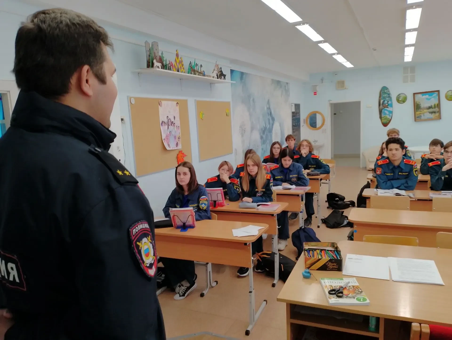 🔹 Закон и порядок: встреча с инспектором ПДН