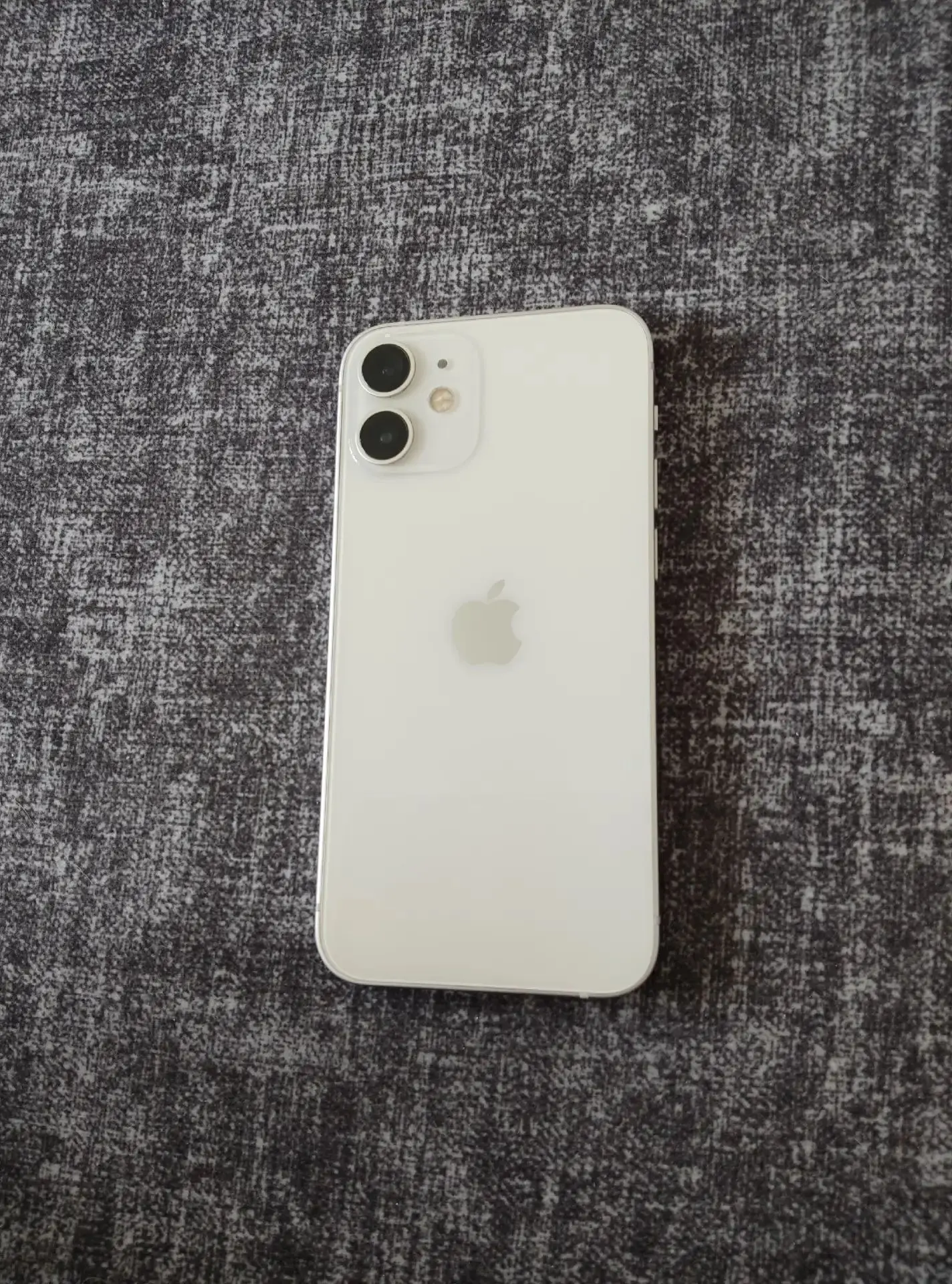 Продаю iPhone 12 mini, состояние идеальное,