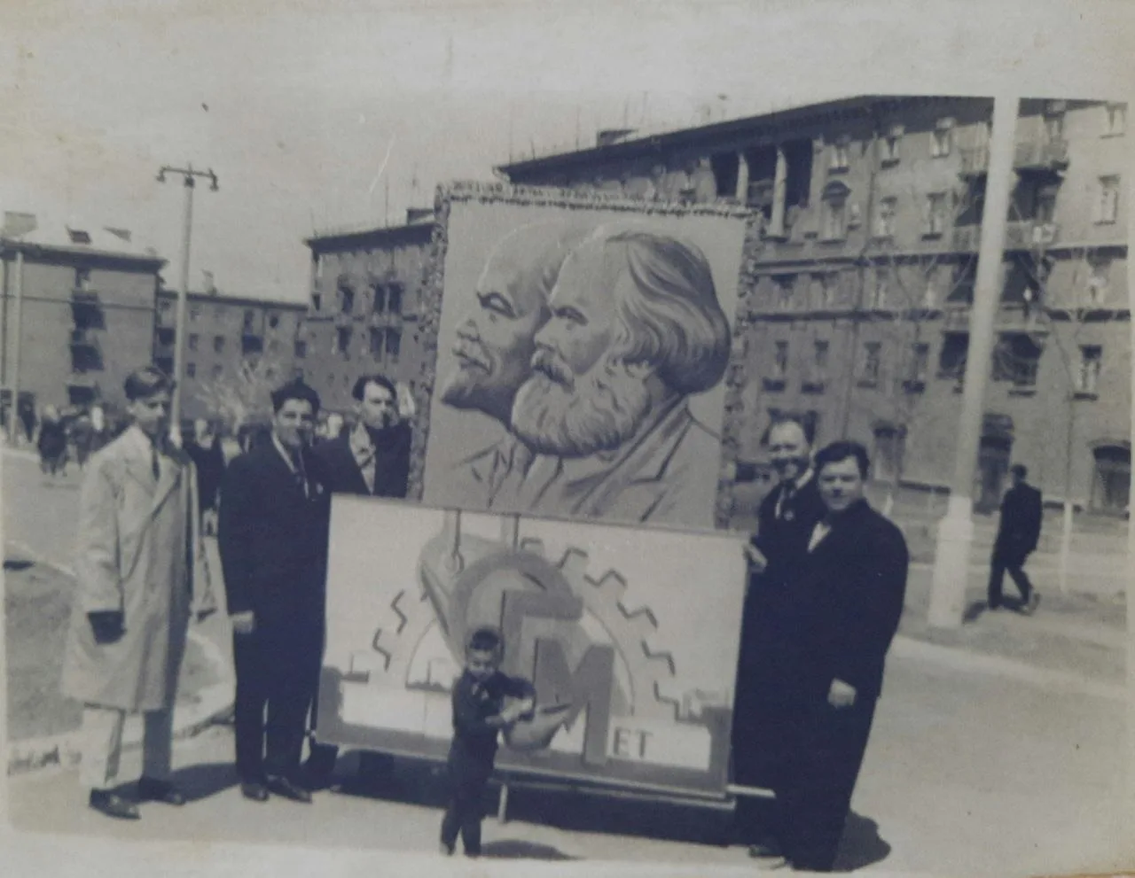 Демонстрация на улице Богдана Хмельницкого, 1963 год