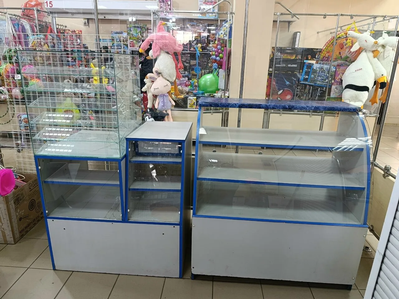 Продам витрины, б/у, 8 000 руб.