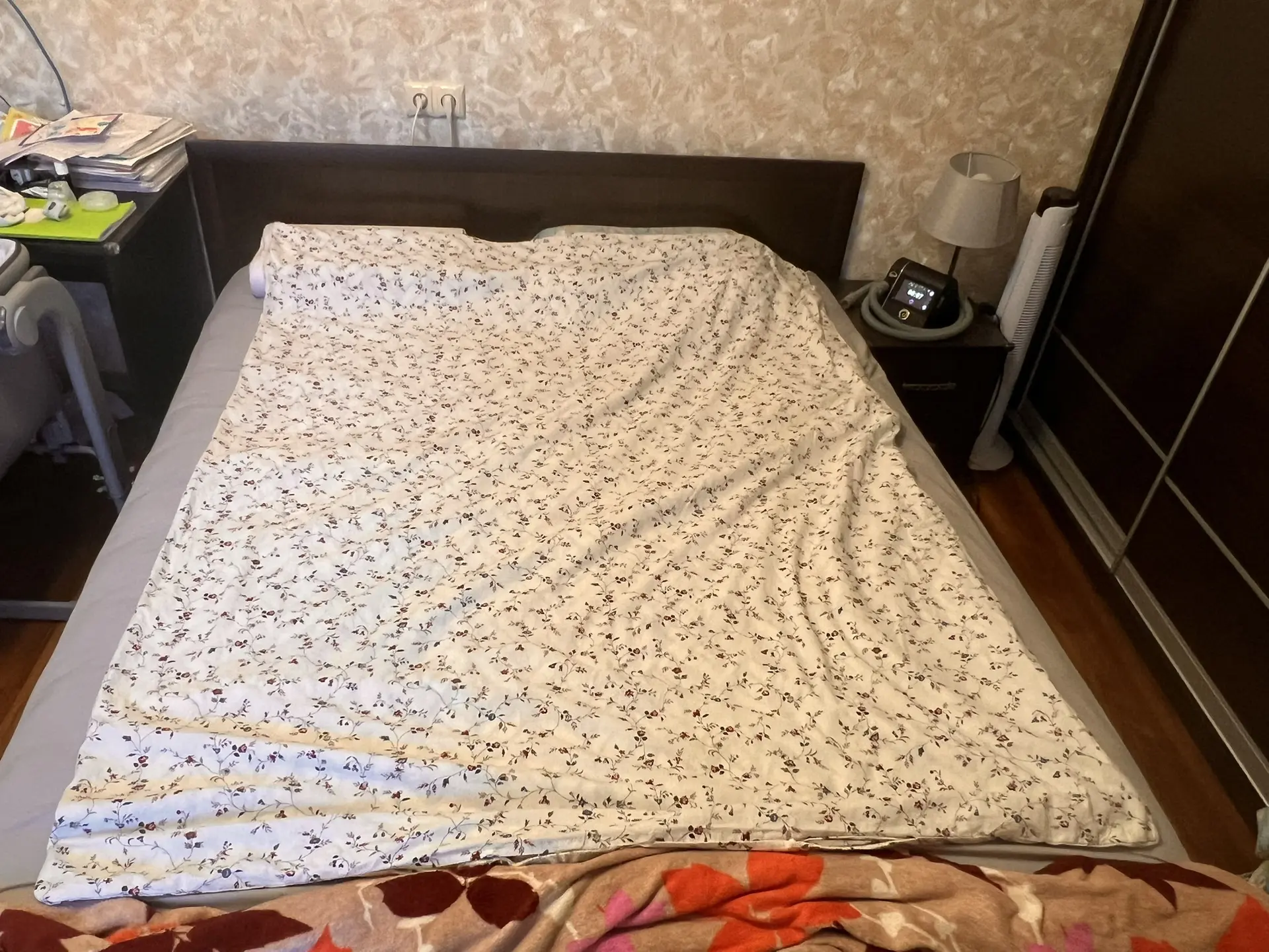 Срочно! Продам кровать с тумбочками за 2 тр. Все исправно и в хорошем состоянии. Кроват...