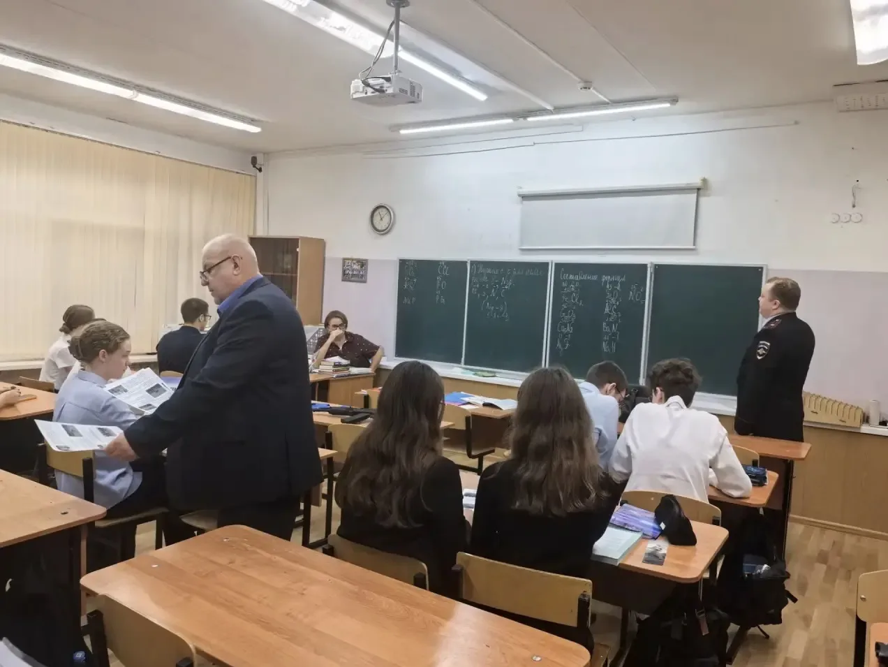В рамках профориентационной программы в нашей школе состоялась встреча старшеклассников...