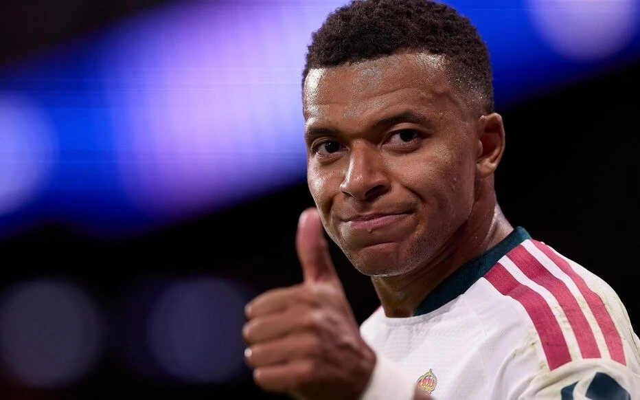 ✔️🤩 Вчера Мбаппе провёл свой 100-й матч в Лиге Чемпионов