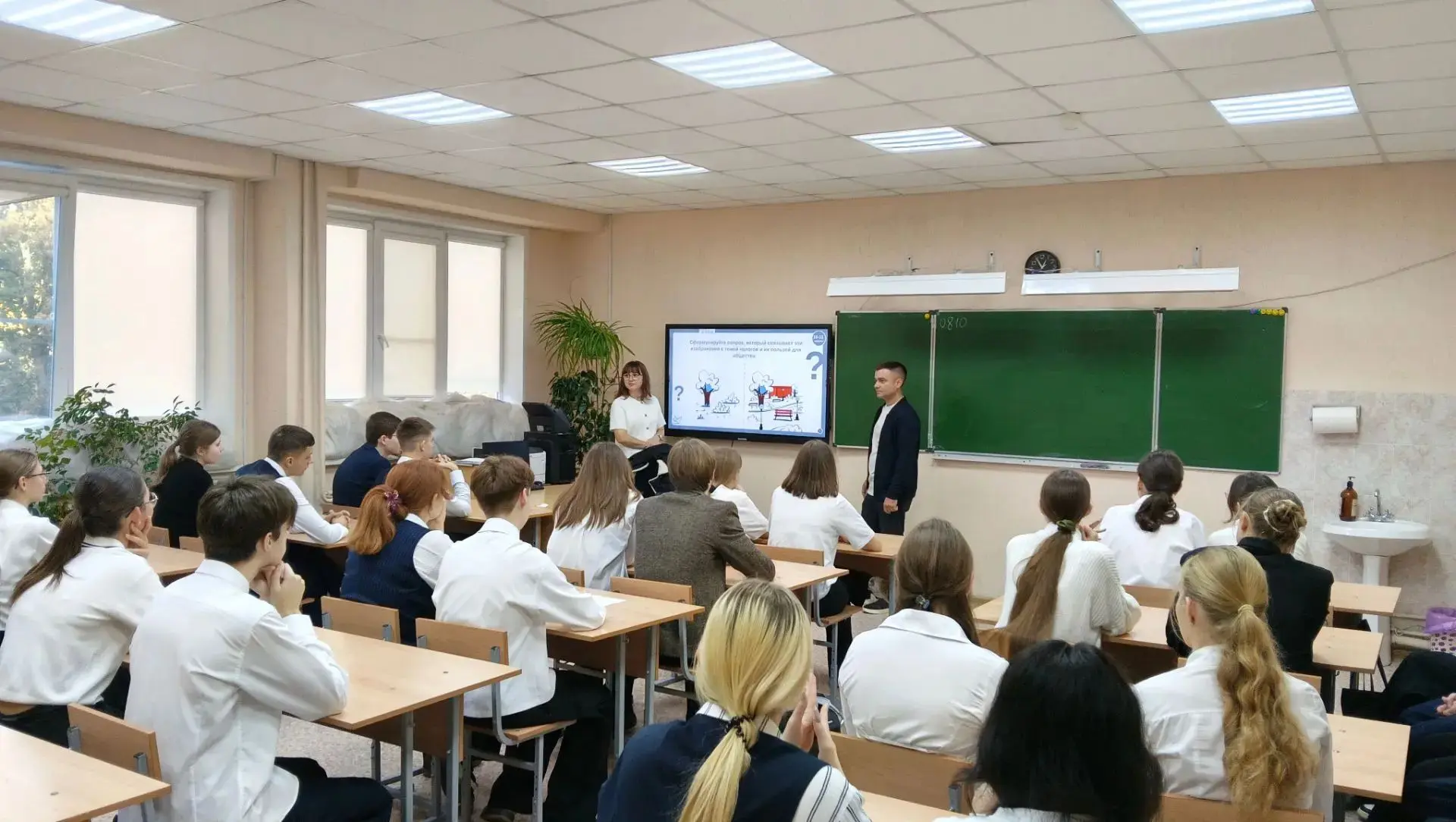 🎉 Сегодня в школе № 55 имени Александра Невского прошла особенная встреча! 🎉