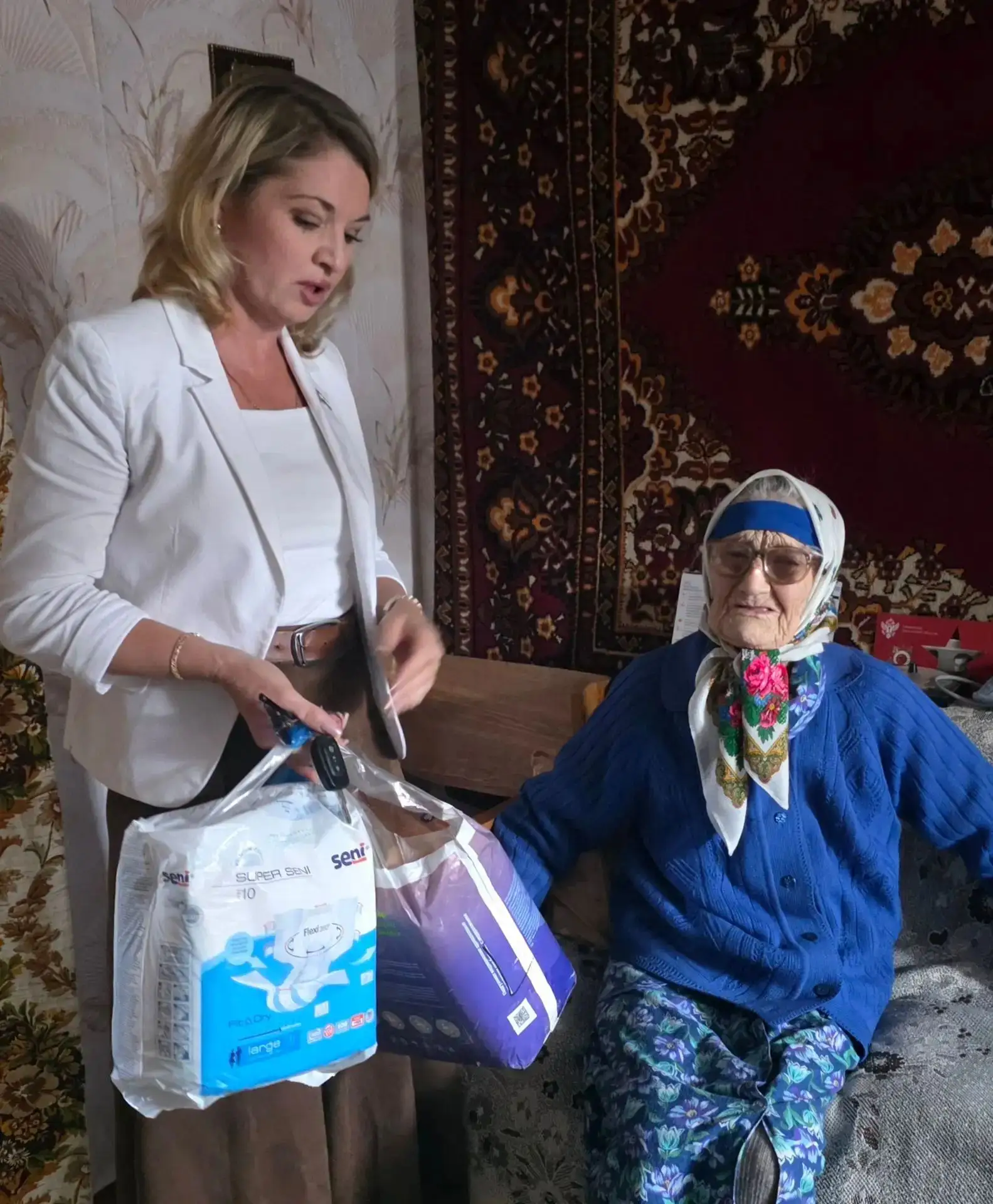 Навестила Галину Максимовну, ветерана Великой Отечественной войны.