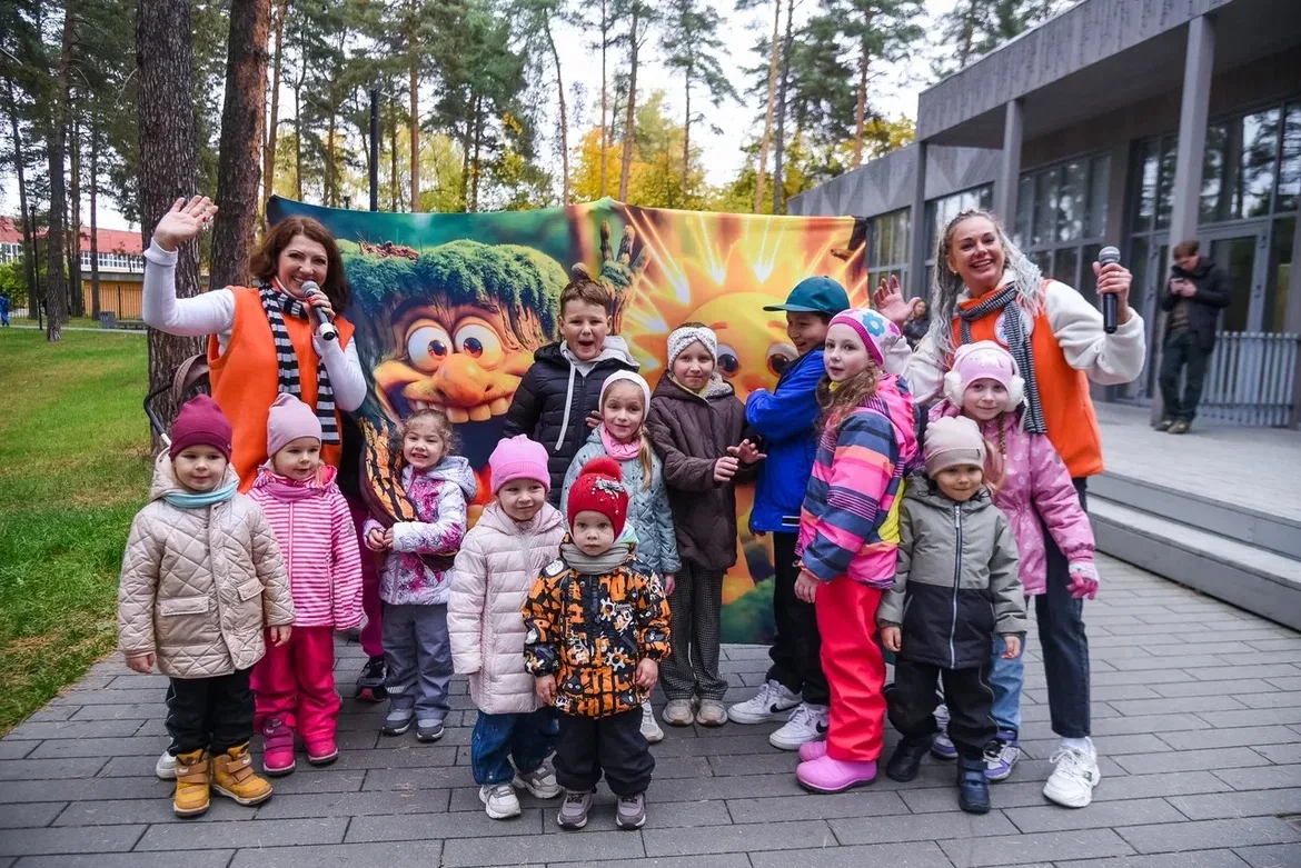 🌼 Делимся с вами яркими фотокарточками с нашего уютного Дня многодетной семьи.