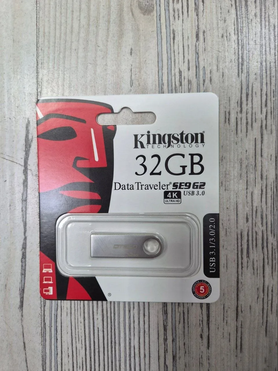 USB-накопитель 32 ГБ