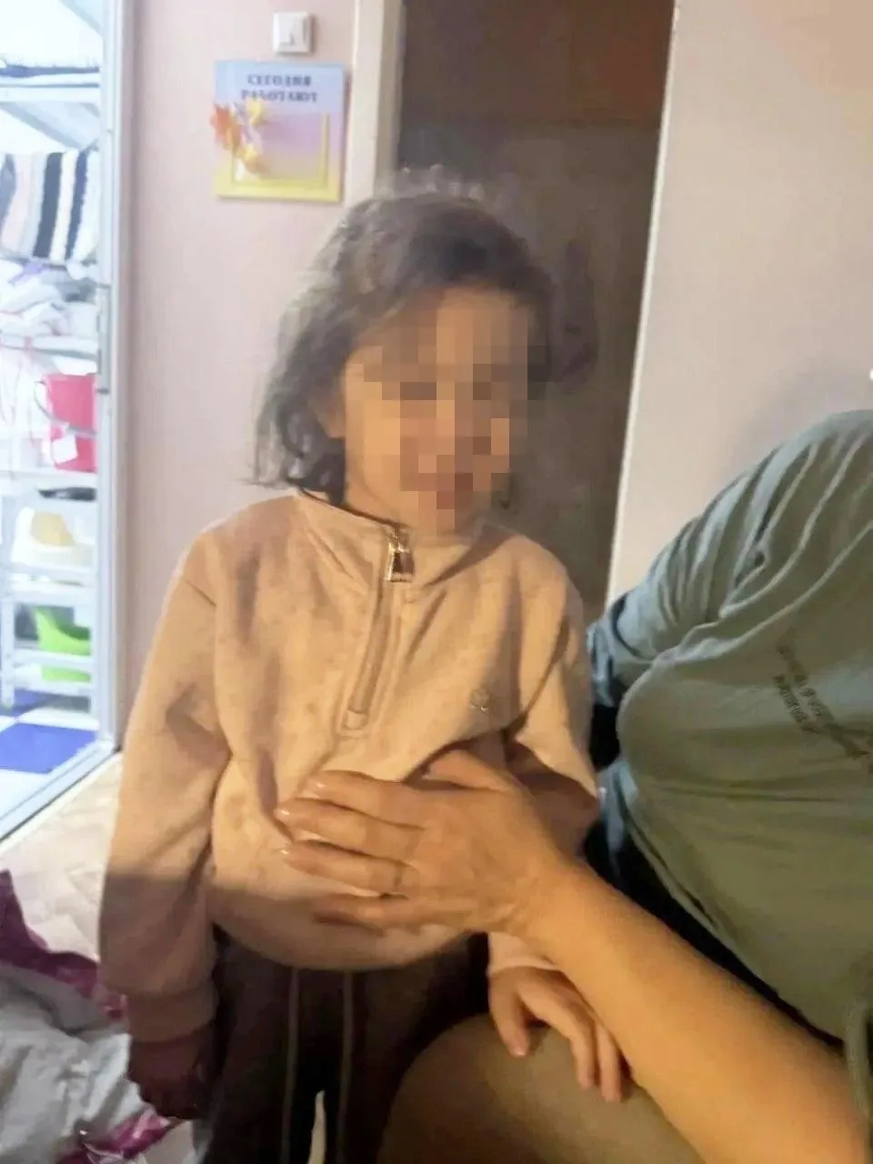 ⚡️Маленькая девочка осталась одна ночью на улице в Тюмени