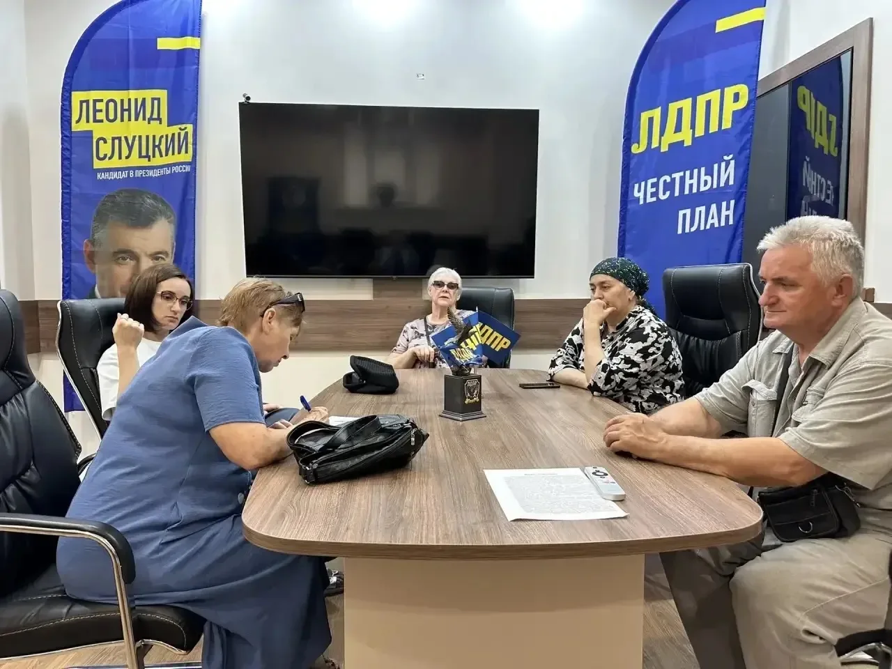 Продолжаем работу над обращениями по вопросам ЖКХ