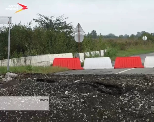 Мост через реку "Черная" на дороге Фарн-Коста-Мичурино капитально ремонтируют
