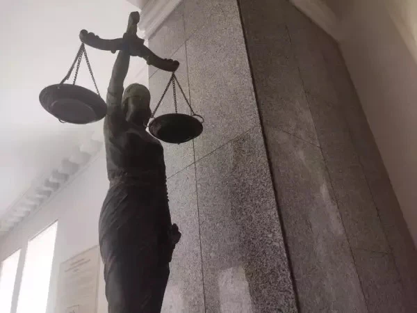 😮В Ростовской области будут судить экс-полицейского за попытку передать в СИЗО запрещенку