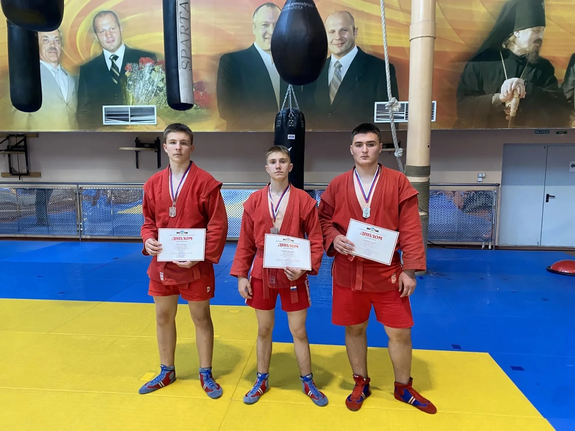 🥋 Наши самбисты привезли три медали с первенства области!