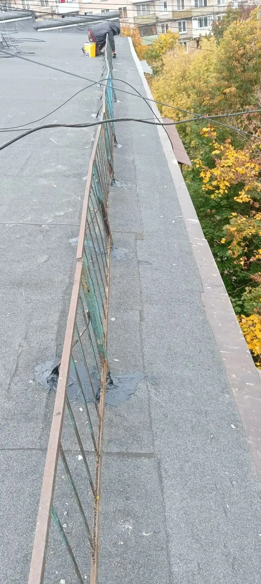 На этой неделе специалисты управляющей компании продолжили плановые работы по содержани...