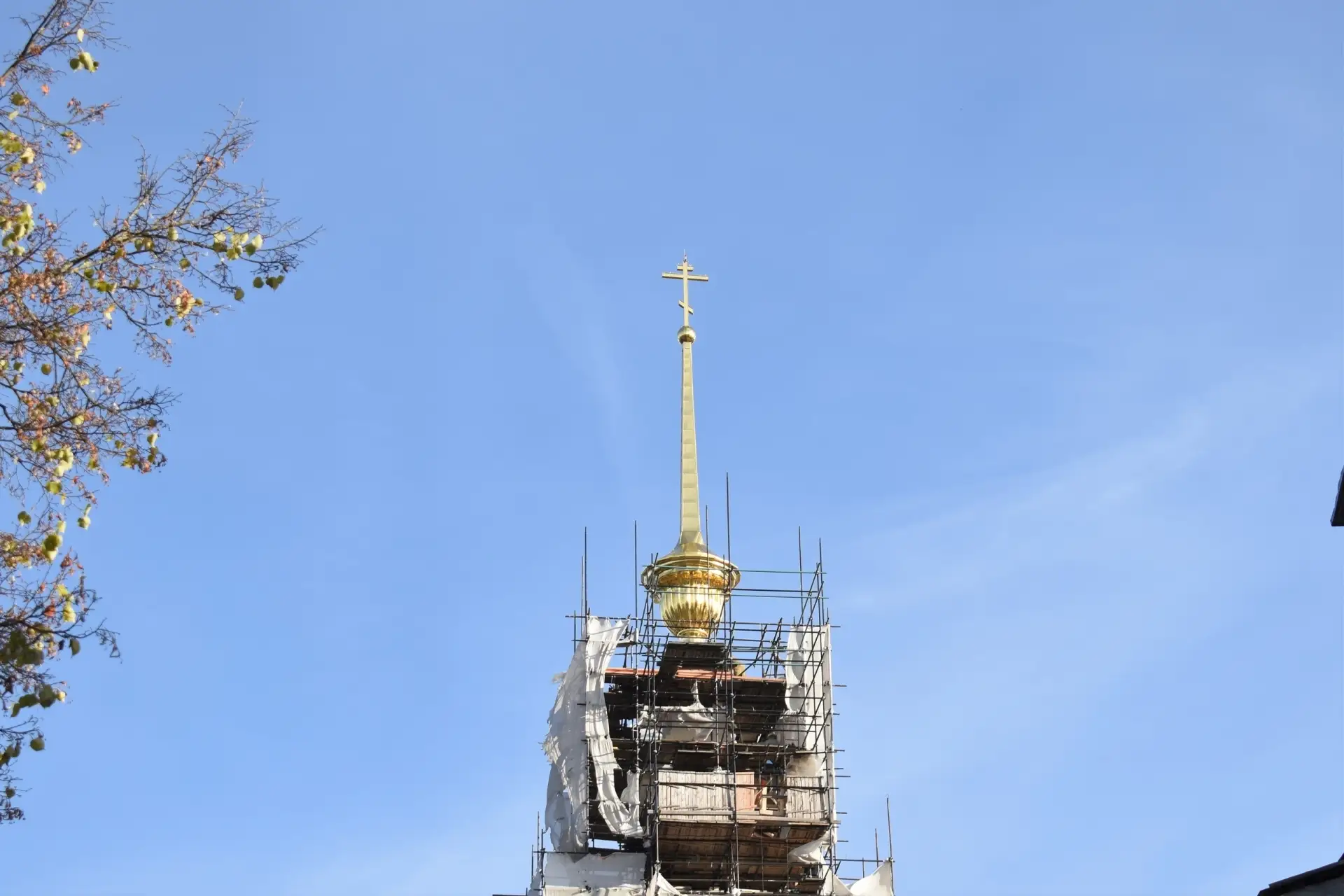 💒 Над Кинешмой воссиял позолоченный крест