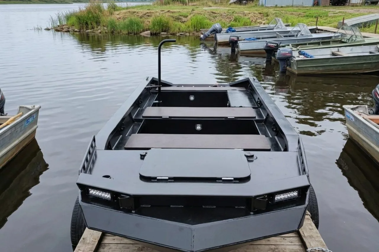 Ищете моторную лодку из ПНД для своих сценариев на воде? GOONCH 450 mud от Гунч привлек...