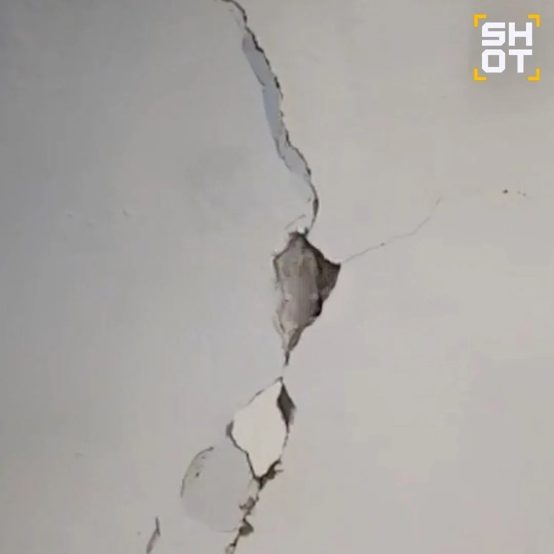 Сильное землетрясение произошло на юге Кемеровской области. На стенах в жилых домах поя...