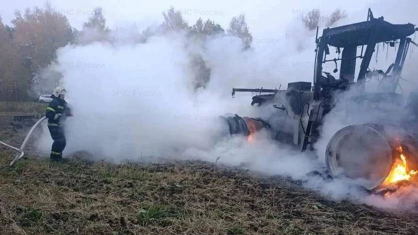 🚒 В деревне Голунь под Орлом сгорел трактор