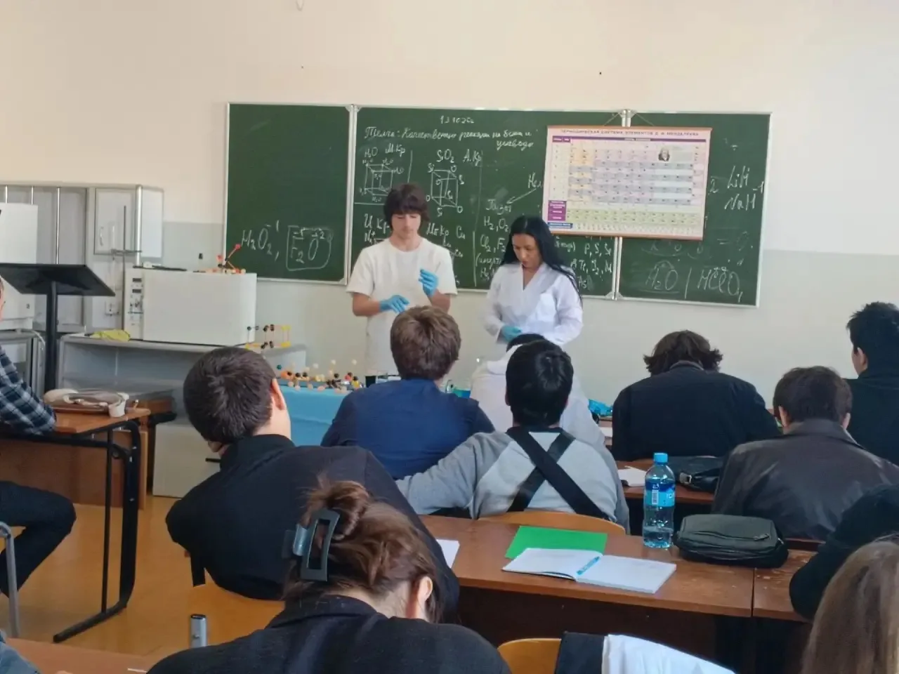 🧬 Где IT встречается с биологией? Конечно, в лаборатории!