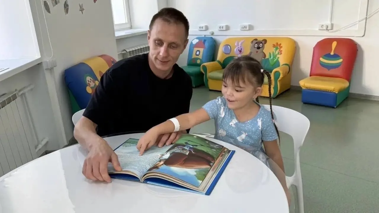 Пятилетняя Валерия из поселка Кондинского была доставлена в кардиоцентр Сургута с серье...