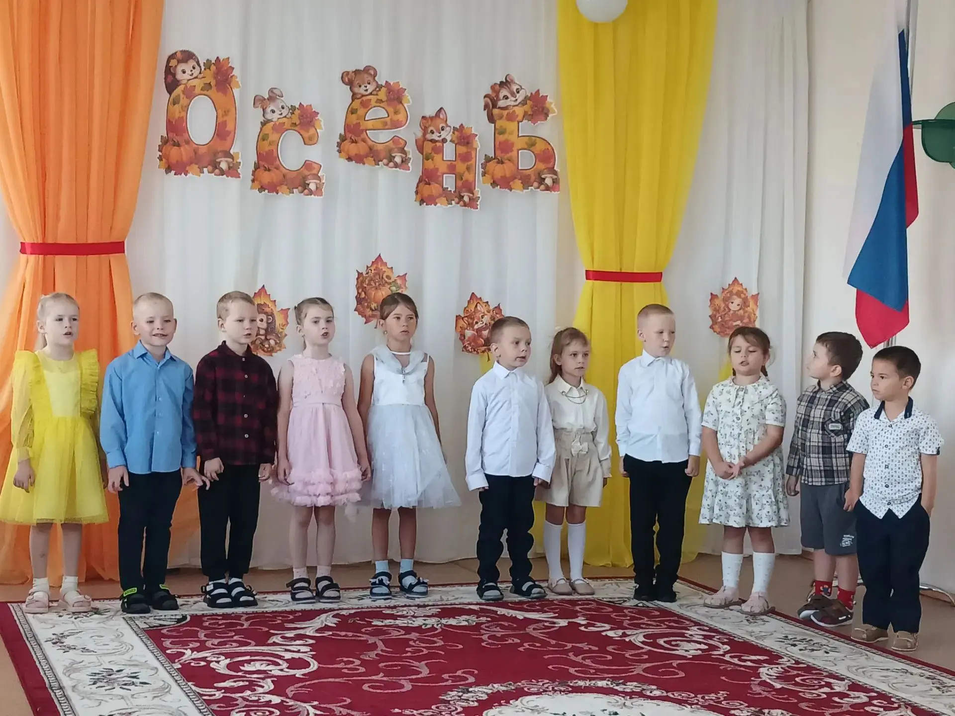 Воспитанники нашего детского сада с нетерпением ждали осенний праздник, и не зря, ведь ...