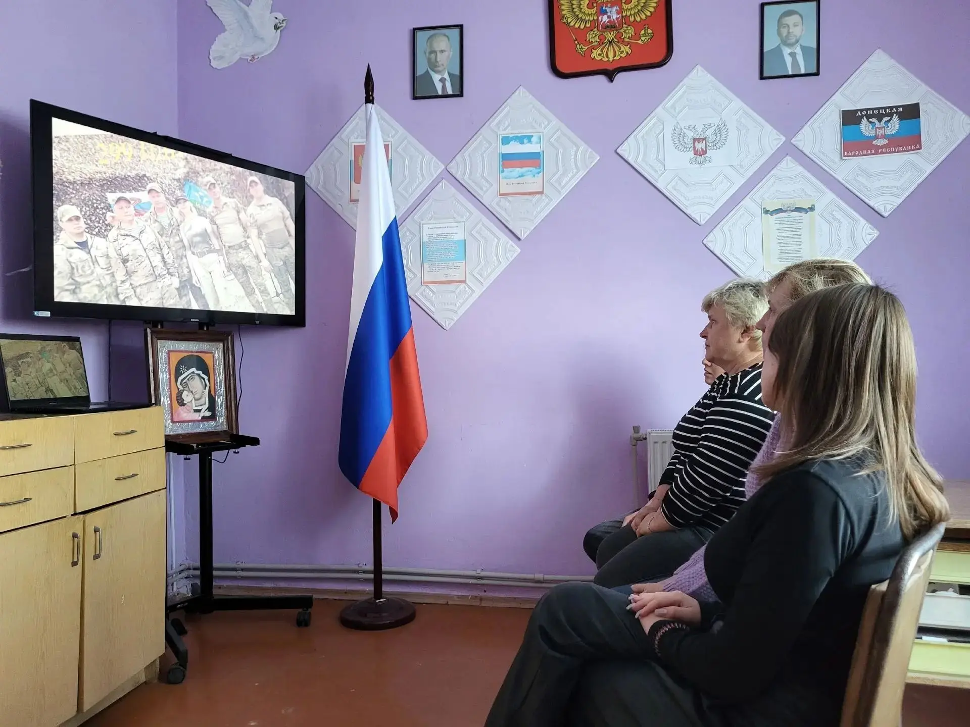 🎬 Герои среди нас: в Мариновском клубе показали фильмы о тех, кто рядом