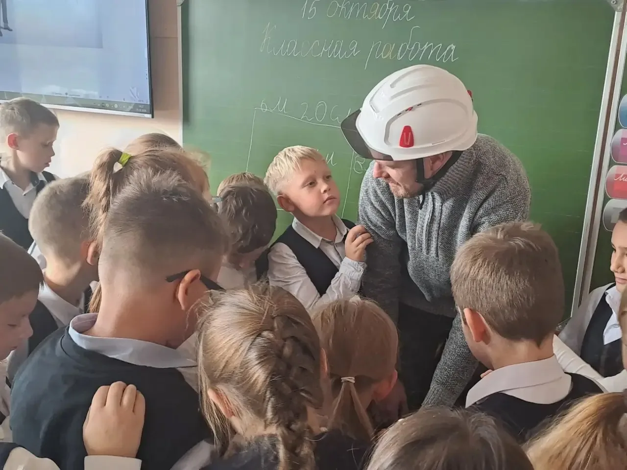 🎯 Папа-эксперт в гостях у 2 "А" класса!