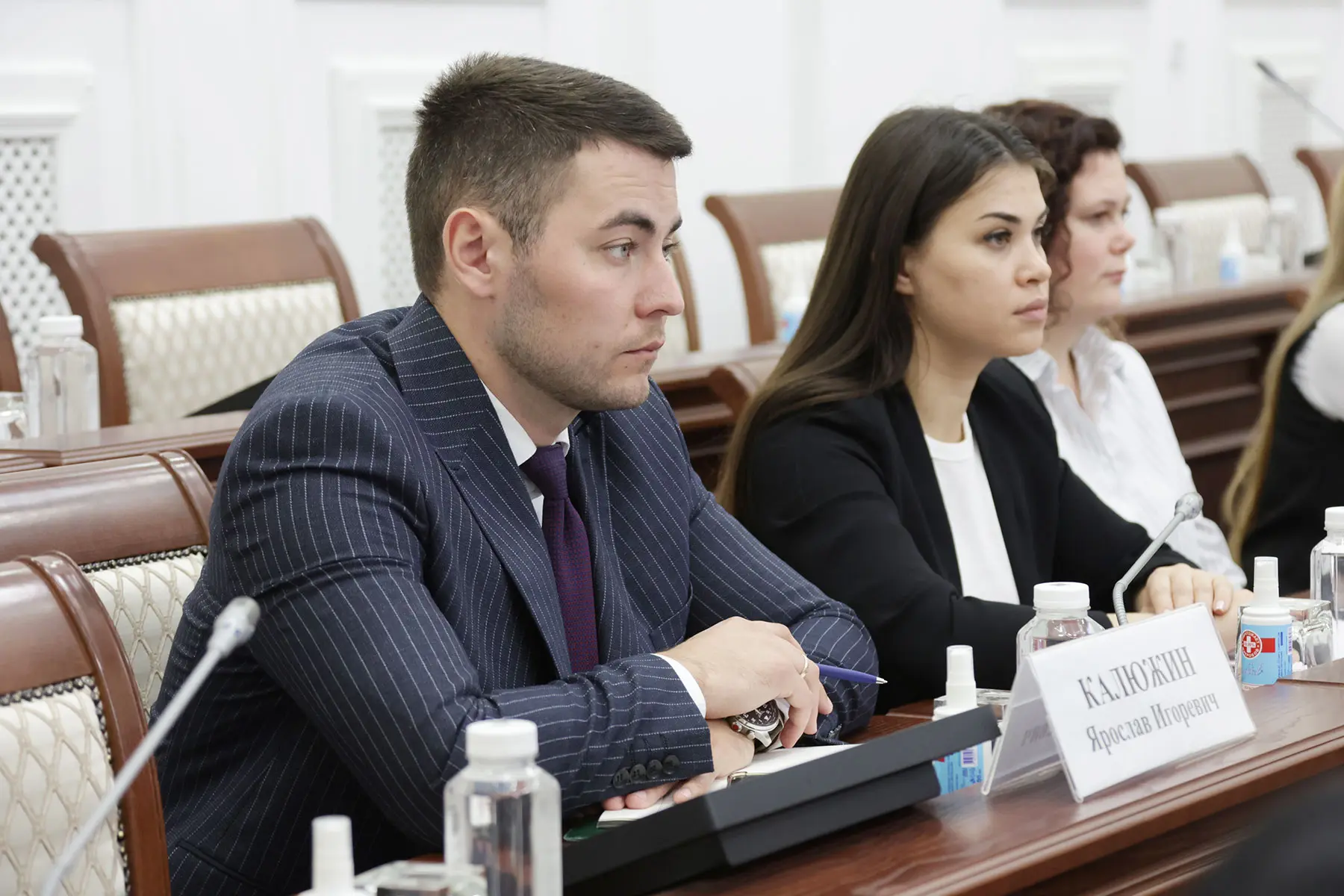 Рабочая неделя началась с важного оперативного совещания под руководством Губернатора Д...