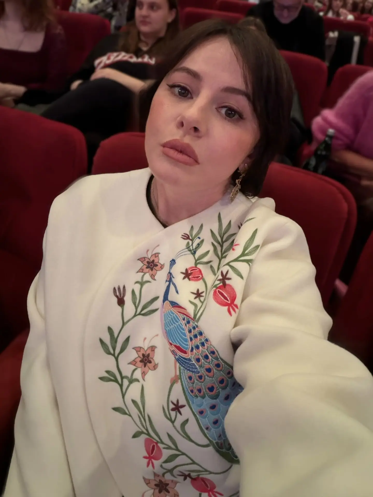 Новинки осенней коллекции: жакеты с вышивкой «Павлины» 🦚