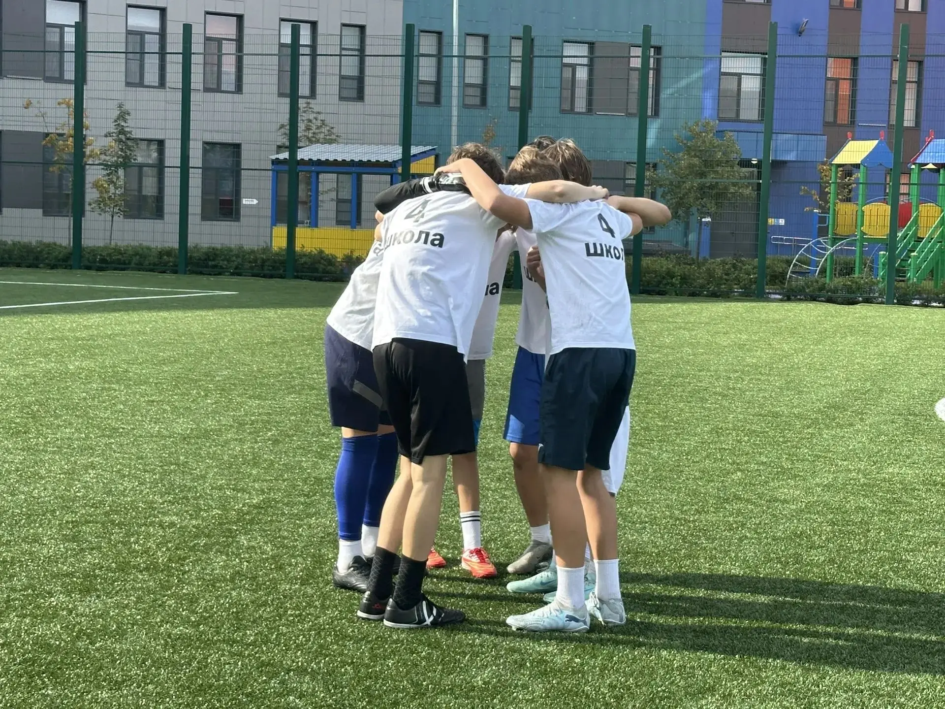 🥅 Школьная футбольная команда МБОУ «Школа № 4» под руководством Сафарян Нины Сергеевны...