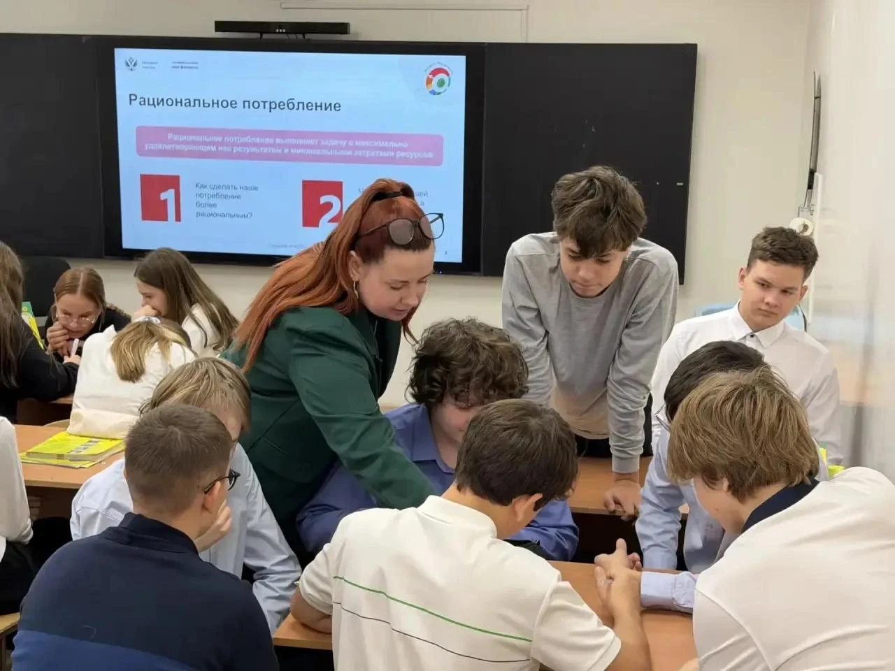Педагоги вместе со школьниками продолжают проводить мероприятия, участвуя в Краевом сем...