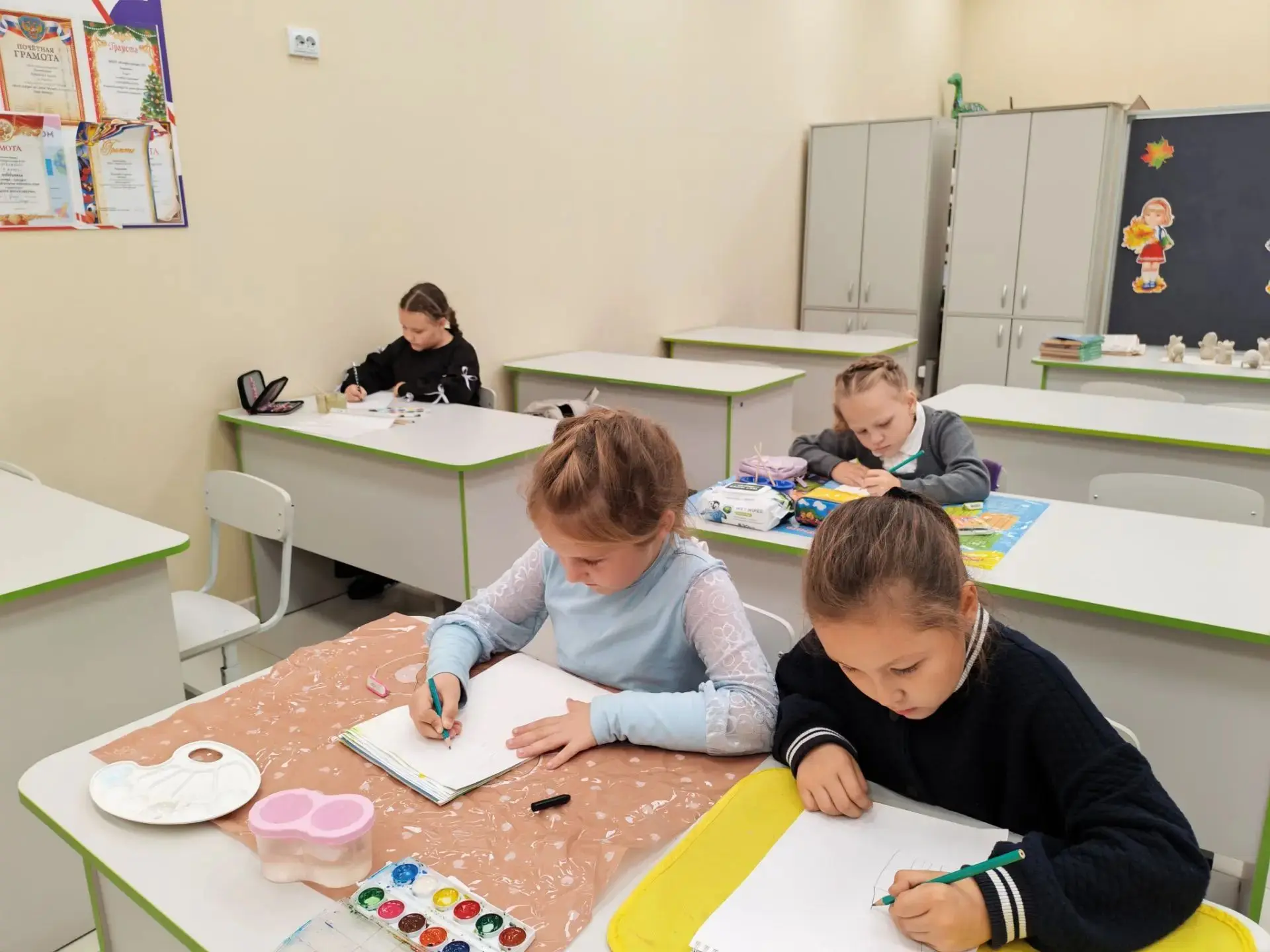 Сегодня на занятии мы отправились в путешествие — и построили целый сказочный город! Ка...