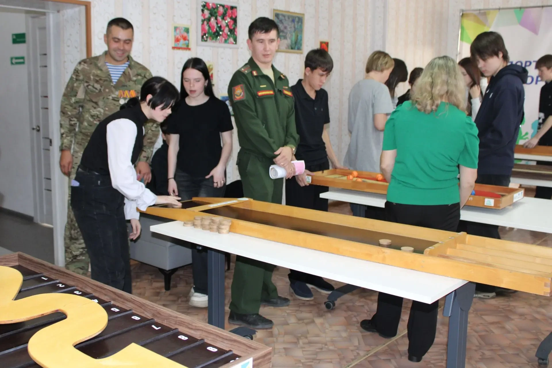 В Семейном МФЦ центра «Топаз» прошёл урок Мужества ко Дню отца