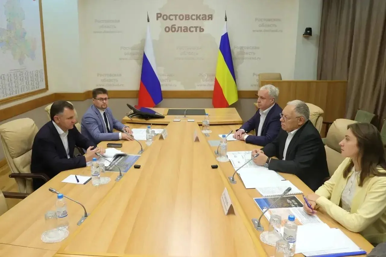 👤 Провёл рабочую встречу с председателем правления госкомпании «Автодор» Вячеславом Пе...