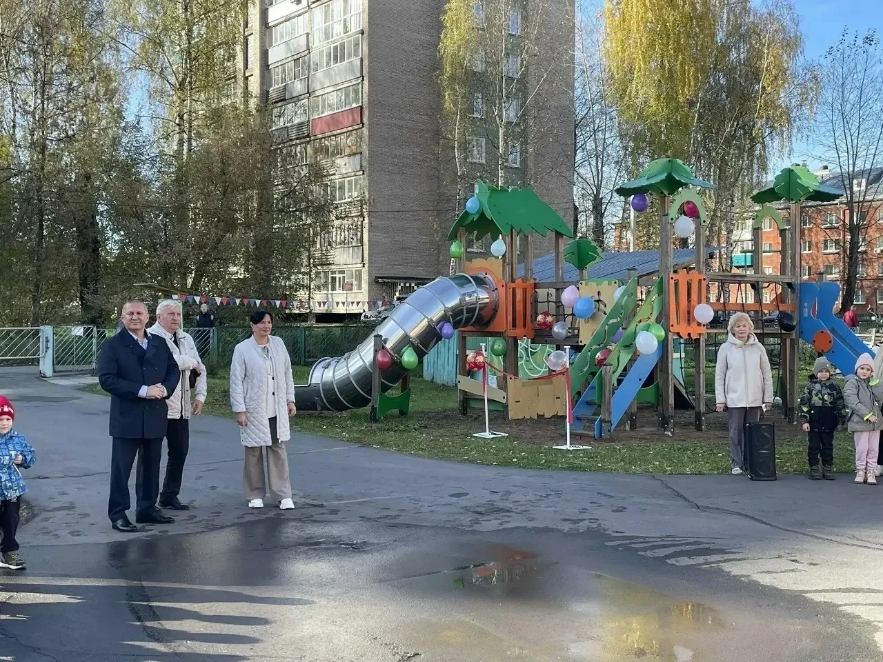 В детсаду № 31 «Алёнушка» открыли уличный спорткомплекс
