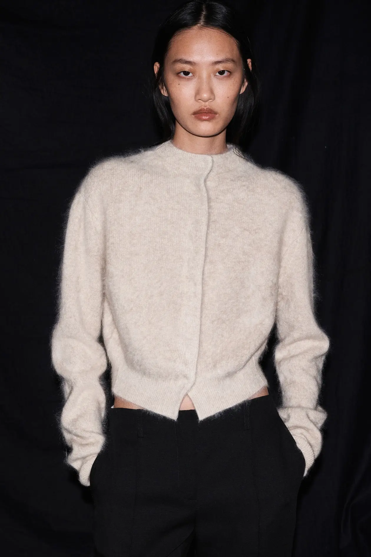 Кардиган H&M Studio из 100% натурального кашемира с невероятно нежной, пушистой фактуро...