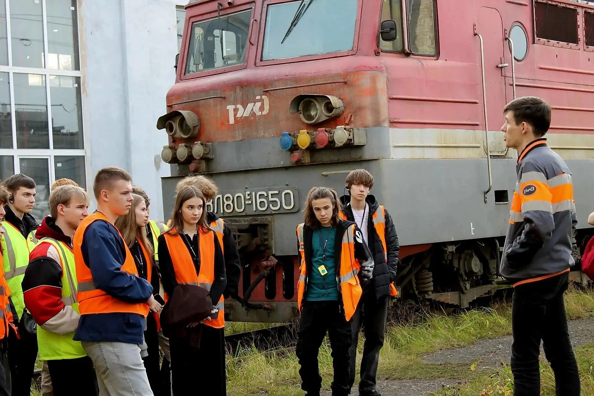 Мир промышленности и железных дорог 🚂🏭