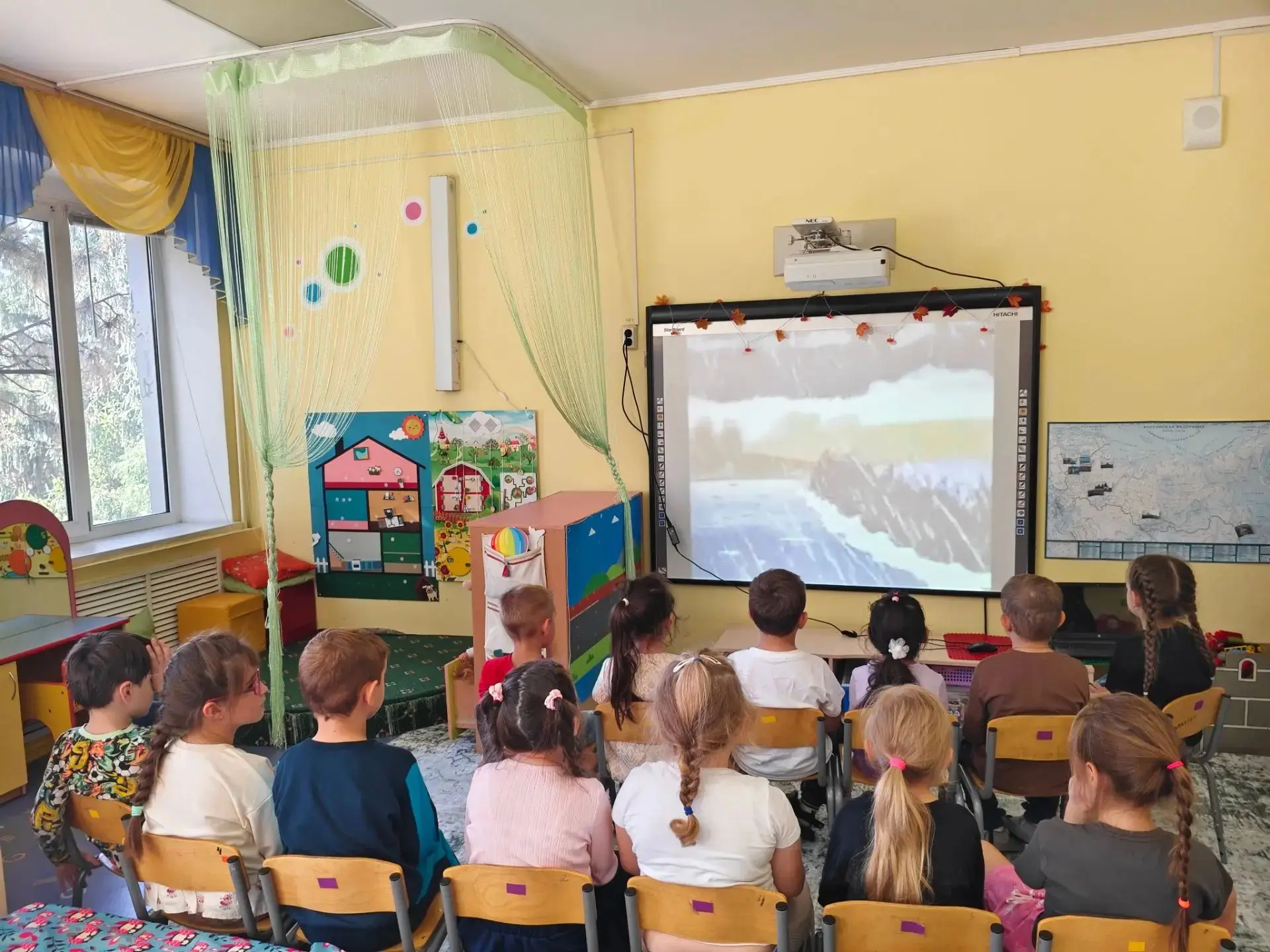 В образовательном холдинге «Детство без границ» для подготовительной группы провели зан...
